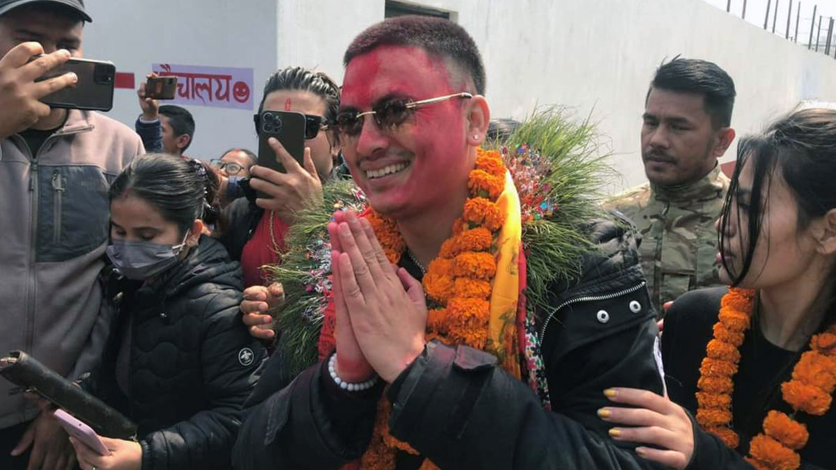 अभिनेता पल शाह रिहा, समर्थकले गरे भव्य स्वागत